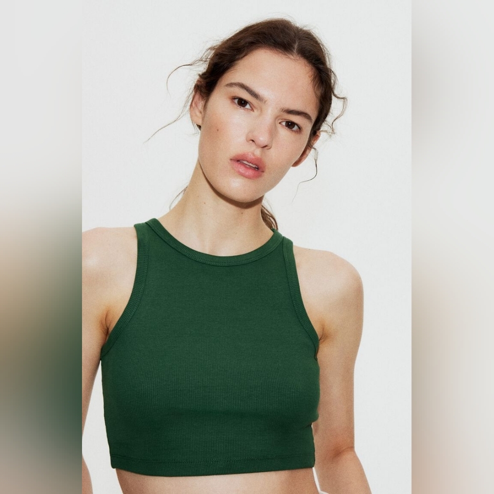3/$15! H&M Ultra Cropped Ribbed Tank - Forest Green
